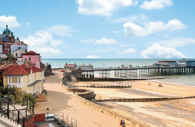 4 bedroom accommodation in Cromer