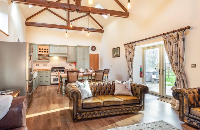 A lovely luxury barn conversion with a superb hot tub ideal for families and couples to enjoy.