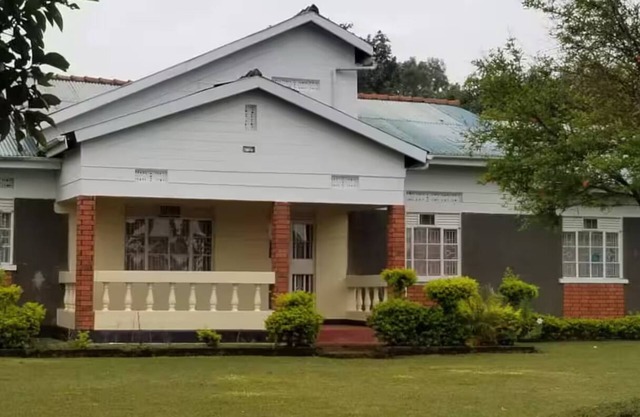 4-bedroom bungalow in delightful Kisoro with WiFi
