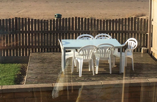 4 bedroomed beach bungalow with beach access brean