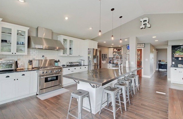 Huge Family home with Pool, game room, and more