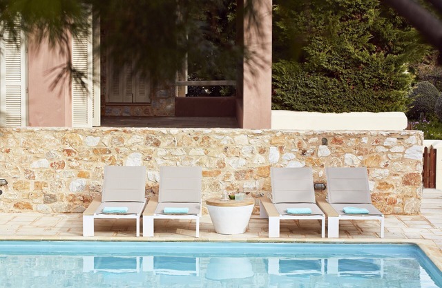 Villa Familiale 4 Chambres avec Piscine Commune et Vue sur la Mer
