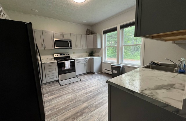 4 Bedroom Home 5 Miles from MQT