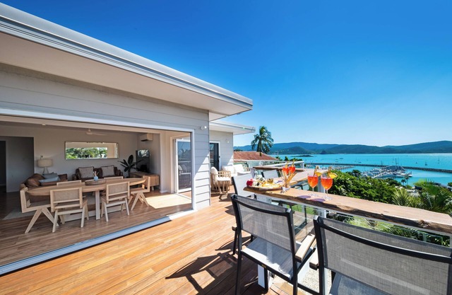 4 Bedroom Home with Panoramic Ocean Views and pool