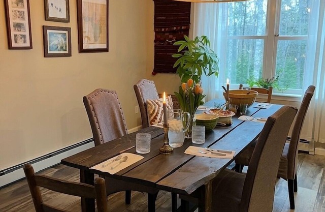 4-bedroom house in charming Southwest Harbor with short walk to Seawall