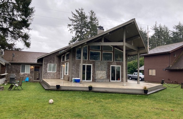 4-bedroom house in amazing Ocean Shores with WiFi