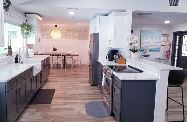 4-Bedroom House, KS with Inground Heated Pool and 15 minute to Clearwater Beach