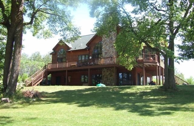 4- chambres de luxe sur deux lacs et 32 hectares privés