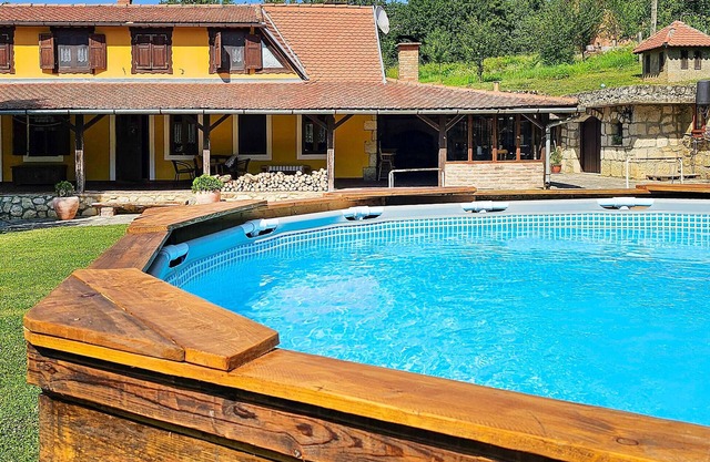 Belle maison à Radovanci avec jacuzzi
