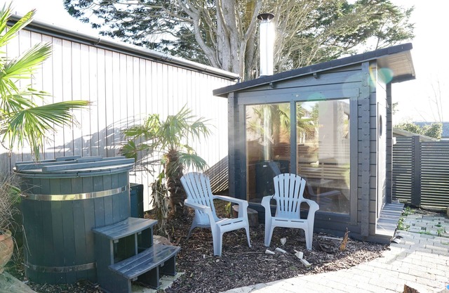 4-Bedroom Stunning Holiday Home In Newquay Sauna, Ice Bath, Hot Tub & Gym.