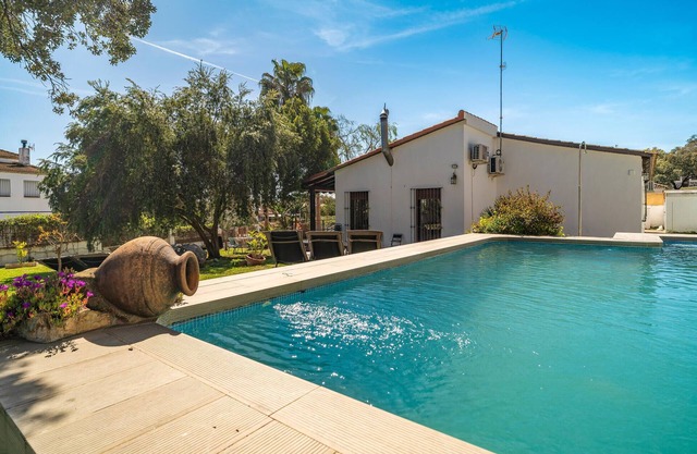 Superbe maison de 4 chambres à Guillena