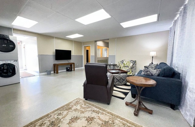 4 Bedroom, 1.5 Bath, Ranch Style, Ground Floor, Sleeps 12, Close to Boat Launch