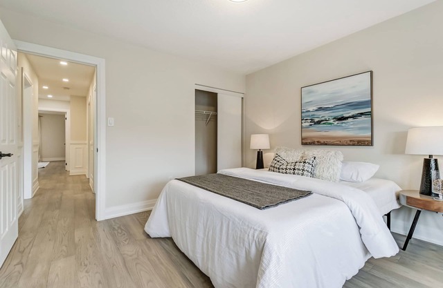 4 Bedrooms for 10 to 12 people in Milton, Ontario