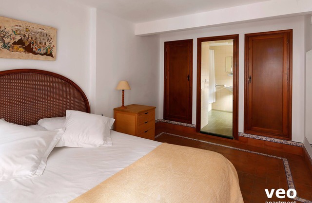 Maison avec 4 chambres, 4 sdb, terrasse et parking, quartier Santa Cruz