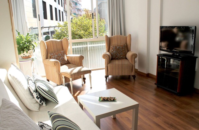 4 chambres à coucher NOUVEAU!CENTRAL, PLEIN AIR CO, parking (en option), WIFI, toutes les commodités