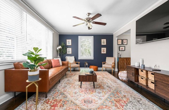 4 Beds 2 King Pet Friendly Serene Retreat