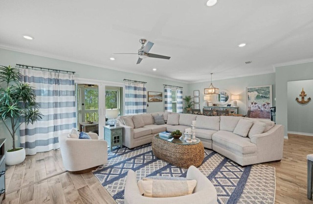 4 Beds | BBQ | Beachfront | Pool | Hot Tub | Gym