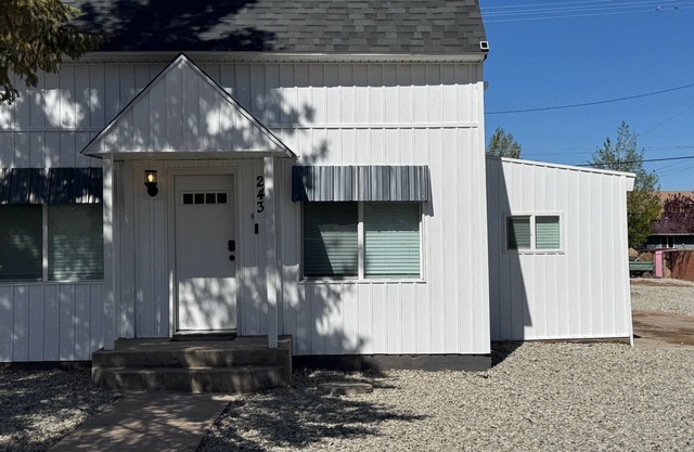 4 Beds in the center of Cedar City
