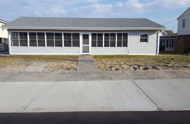 4 BR, 2 BA Cottage Kill Devil Hills, Close to the ocean, NO Steps