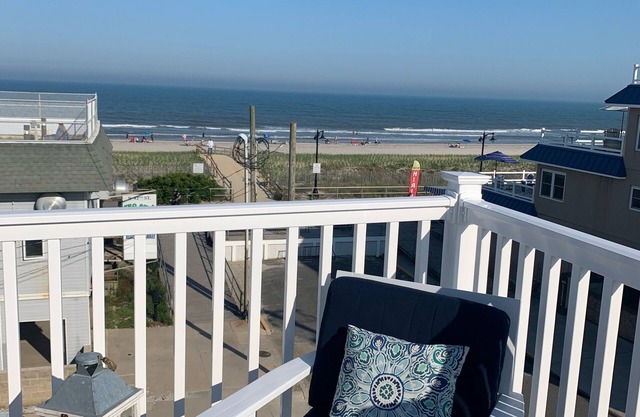 4 Br, 2 Ba Penthouse Condo avec vue sur l'océan - Beach Block - Heart of Sea Isle City