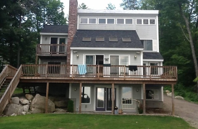 4 BR / 3 Bath Lakefront pour 12 personnes
