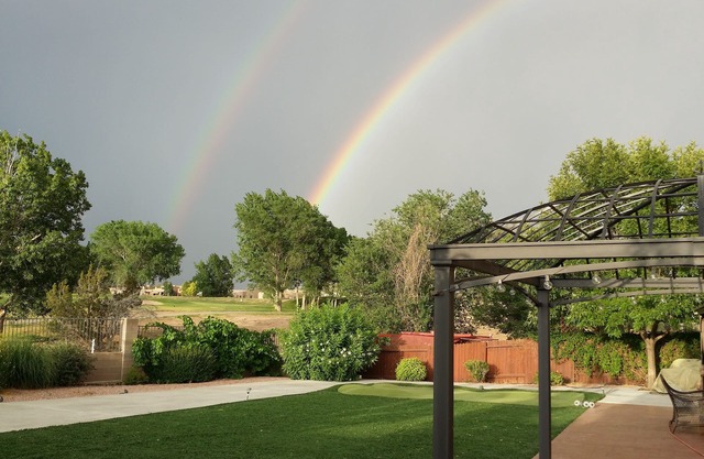 Resort-Style Vivre sur Santa Fe Country Club! Grande maison entière - Lumière! brillant!
