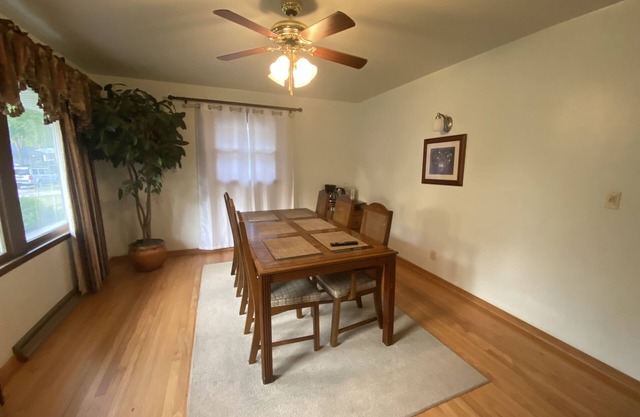 4 Br Single Ranch Home With 1,600 Sq ft
