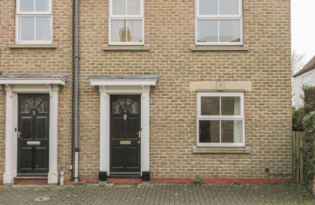 4 Castle Mews, GROTTE SUD