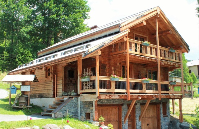 Chalet 4* en bois massif à louer