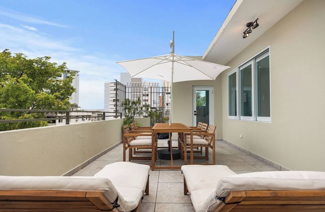 #4 - Charming Spanish Colonial Apartment - Miramar