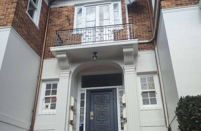 4 double and 2 sofa beds in 1 bedroom apartment