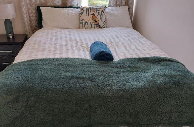 4 Double Bedroom House in Accrington sleeps 6