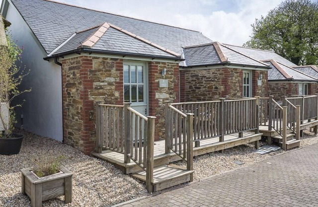 4 Keeper's Cottage, DARTMOUTH