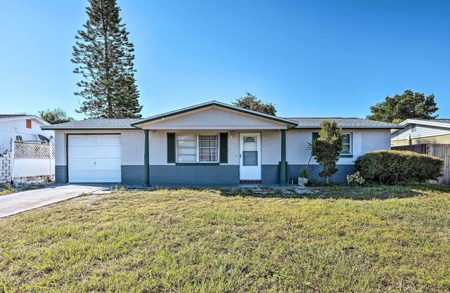 4 Mi to Beaches: Cozy Studio in Port Richey!