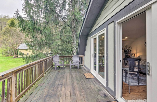 Modern Farmhouse Duplex by Stream, 4 Mi to Boone!