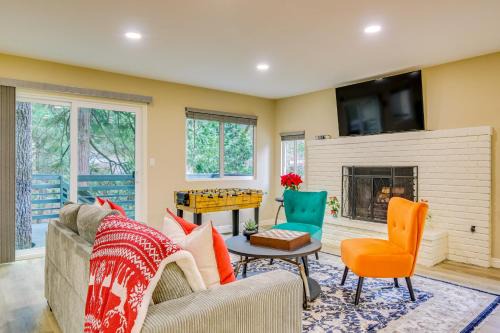 4 Mi to Lake Arrowhead Cabin with Grill and Deck!