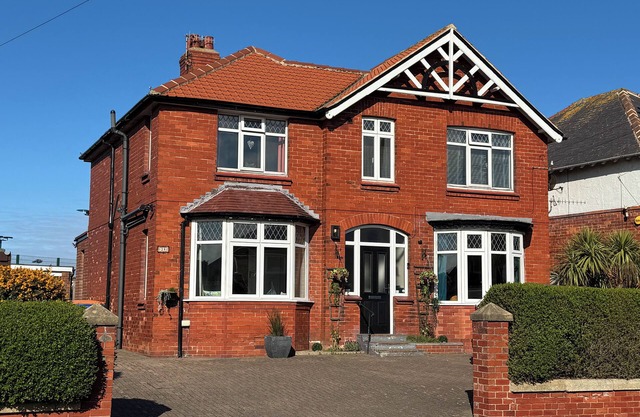 Pour familles / animaux, 6 chambres / 6 salles de bain avec vue sur la mer, jardin, parking, Sky à Whitby