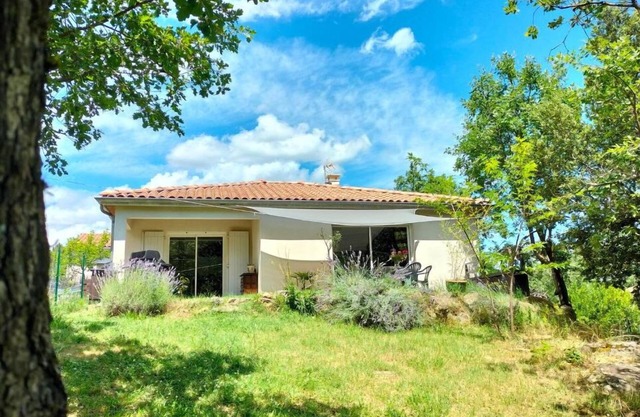Maison indépendante 4 personnes au calme en pleine nature, 5 minutes d'Aubenas