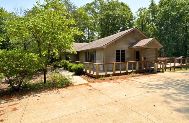 A Brown County Family Retreat, Luxurious & Private