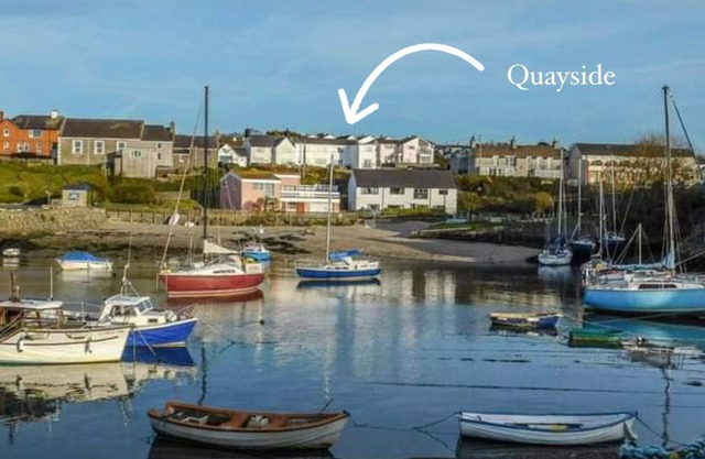 4 * "Quayside" Appartement au coeur de la magnifique baie de Cemaes. Chien amical