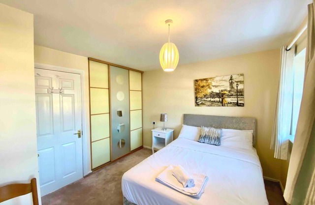 4 room 3-bath Contractor accommodation London