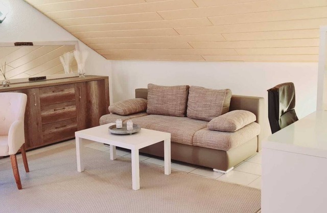 4-room apartment with balcony & parking space - central & quiet