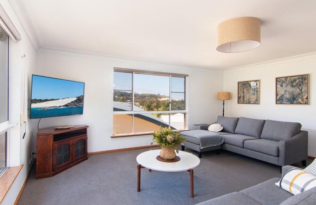4 Seaview Street