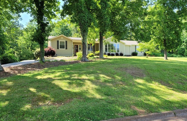 4. Spacious historic home in Lake Guntersville
