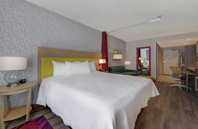 4 Spacious Suites, Next to Outlets w/Fitness & Laundry Facility
