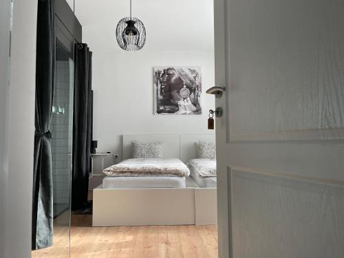 4 STARS ROOMS Near Airport