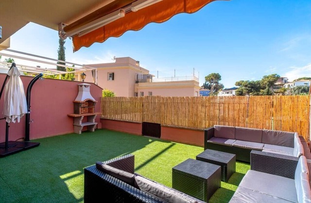 Maison sur 4 étages avec chill-out, BBQ et piscine