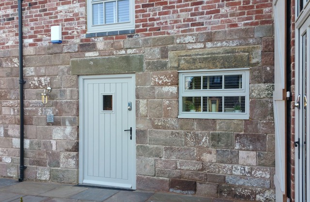 4 Tourterelle Barn, Caverswall