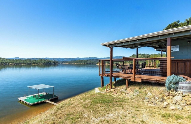 Lakefront Cottage, Souhaitable Bee Rocher Lieu - 1 sur 7 Unités péninsule privée