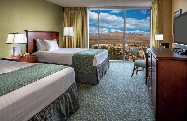 4 x Panorama Room - 2 Queens at Aquarius Casino Resort